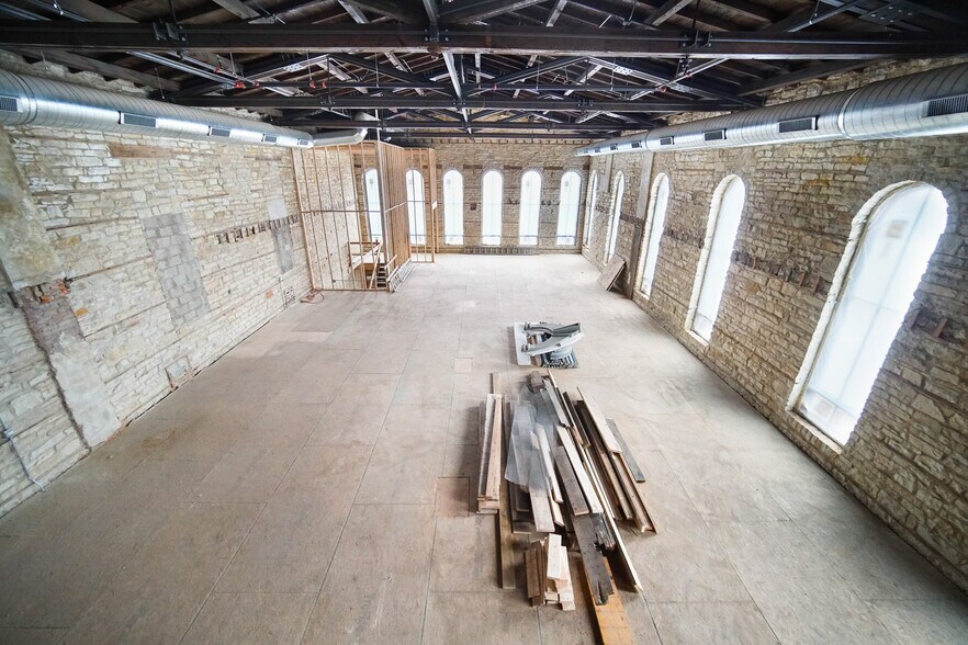 More Photos Of 1000 S State St, Lockport Restaurant For Sale