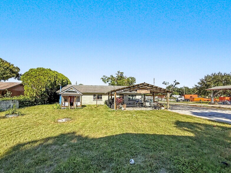 More Photos Of 7813 Leo Kidd Ave, Port Richey Flex For Sale