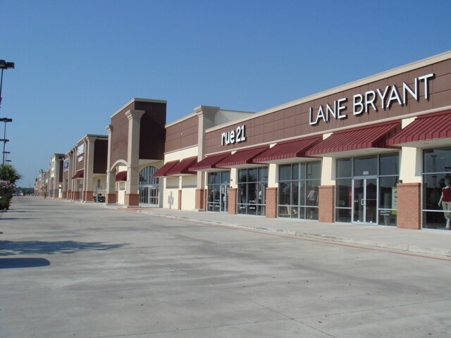 Primary Photo Of 3975-4065 N Dowlen Rd, Beaumont Unknown For Lease