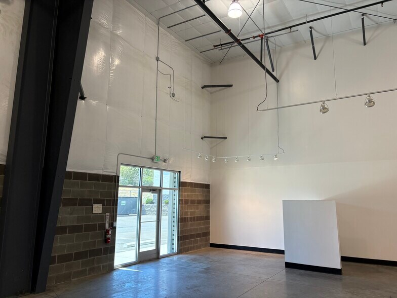 More Photos Of 1953-1977 Fowler St, Richland Service For Lease