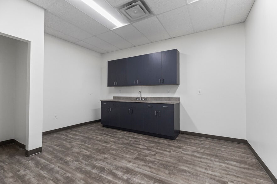 More Photos Of 7950-7966 NW 14th St, Miami Unknown For Lease