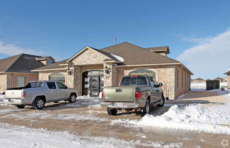 More Photos Of 2236 NW 164th St, Edmond Office For Lease