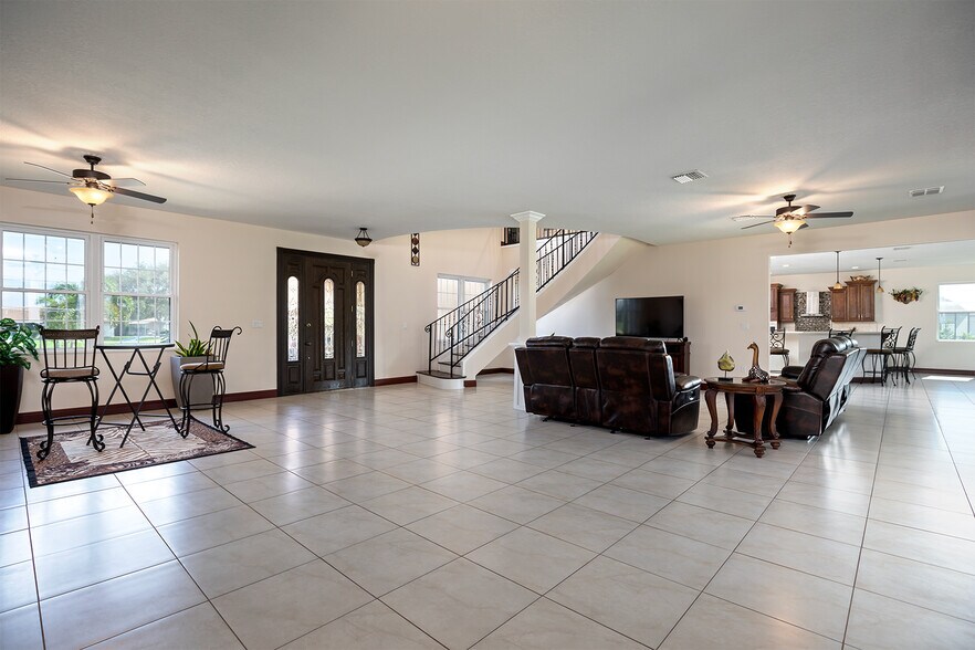 More Photos Of 3211 Lakeshore Blvd, Saint Cloud Specialty For Sale