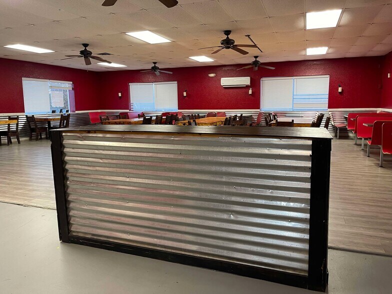 More Photos Of 10810 Alameda Dr, Norman Restaurant For Sale