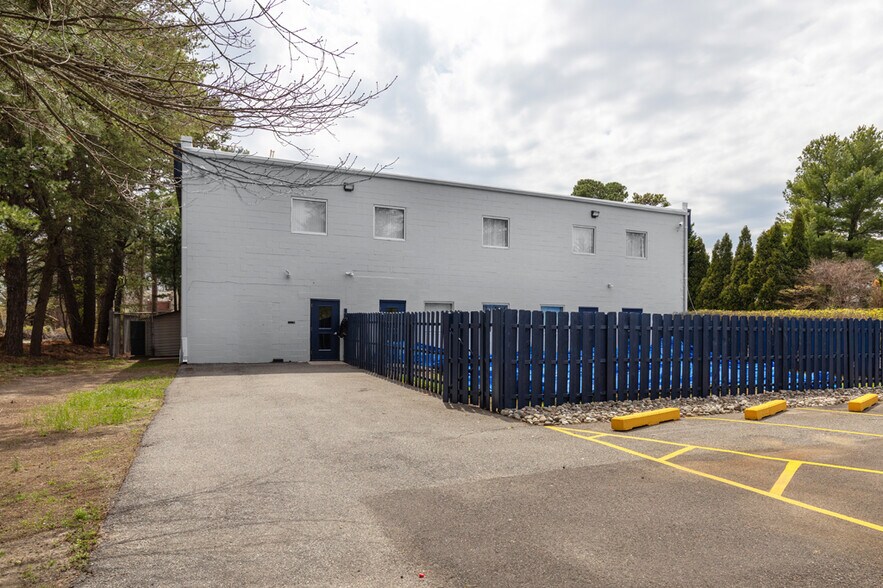 More Photos Of 411 Commerce Ln, West Berlin Industrial For Sale