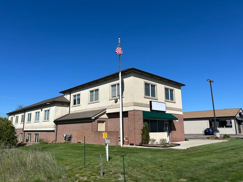 More Photos Of 1120 S Lapeer Rd, Oxford Loft Creative Space For Lease