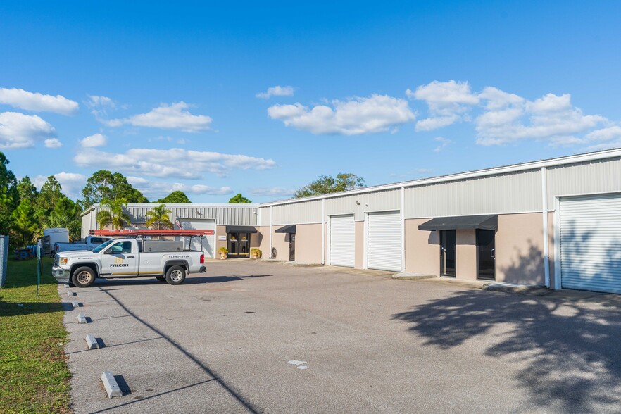 Primary Photo Of 440 Roberts Rd, Oldsmar Warehouse For Lease