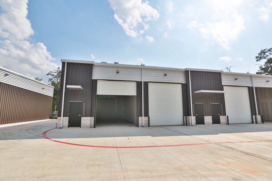 More Photos Of 12402 Malcomson Rd, Houston Self Storage For Sale