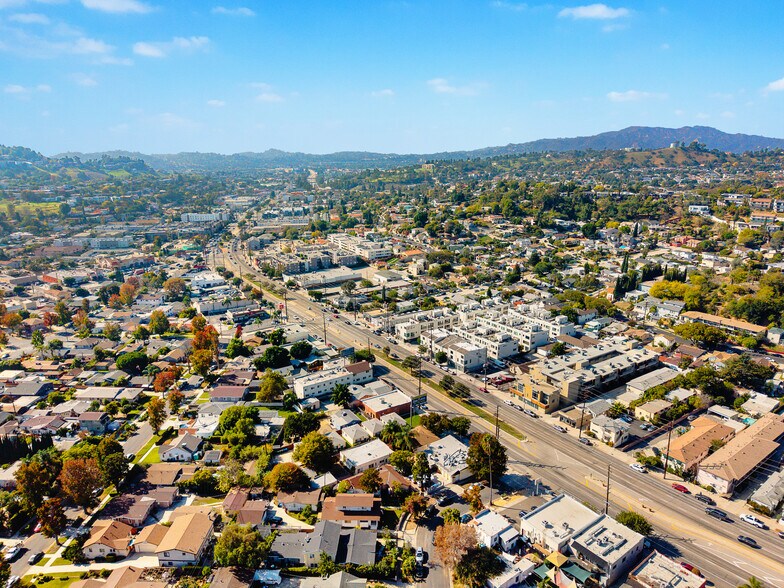 More Photos Of 4546 Eagle Rock Blvd, Los Angeles Apartments For Sale