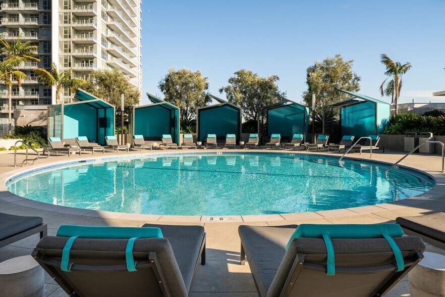More Photos Of 1200 S Figueroa St, Los Angeles Apartments For Lease