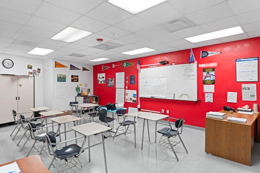 More Photos Of 216 S Peyton St, Alexandria Schools For Sale