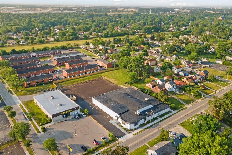 More Photos Of 969 Dixie Hwy, Rossford General Retail For Sale