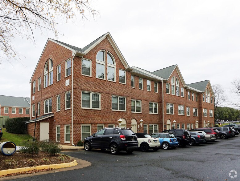 More Photos Of 9667 Main St, Fairfax Medical For Lease