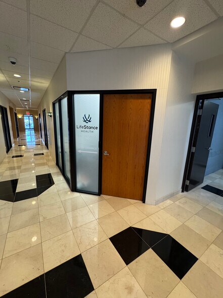 More Photos Of 822 Kumho Dr, Fairlawn Medical For Sale