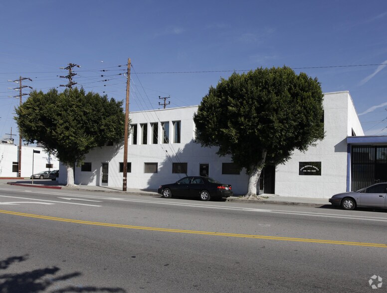 More Photos Of 10523 Burbank Blvd, North Hollywood Office For Lease