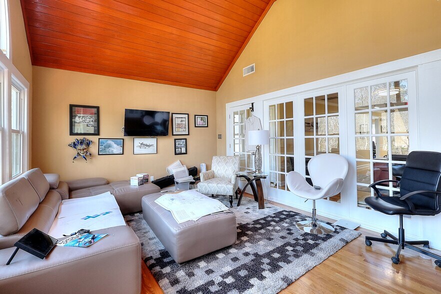 More Photos Of 4953 Presidents Way, Tucker Loft Creative Space For Sale