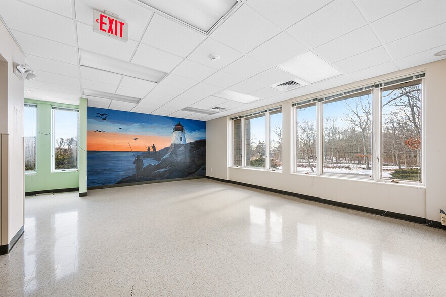 More Photos Of 183 Providence New London Tpke, North Stonington Unknown For Lease