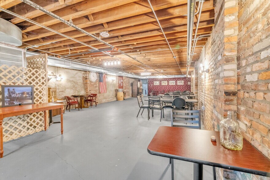 More Photos Of 306-310 Huron Ave, Port Huron Freestanding For Sale