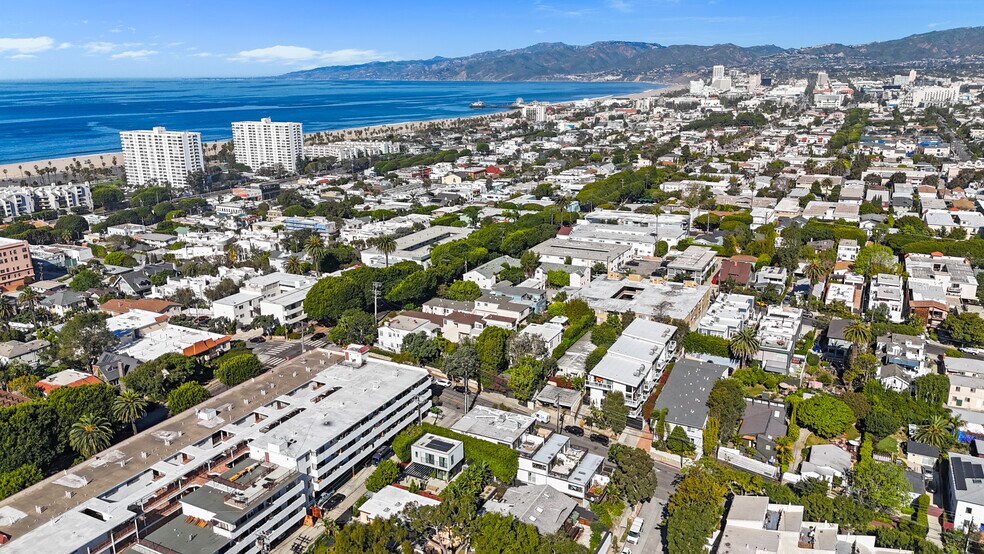 More Photos Of 3017 4th St, Santa Monica Apartments For Sale