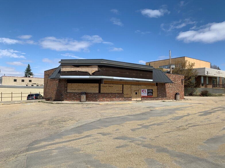 Primary Photo Of 5010 48 Ave, Camrose Freestanding For Lease