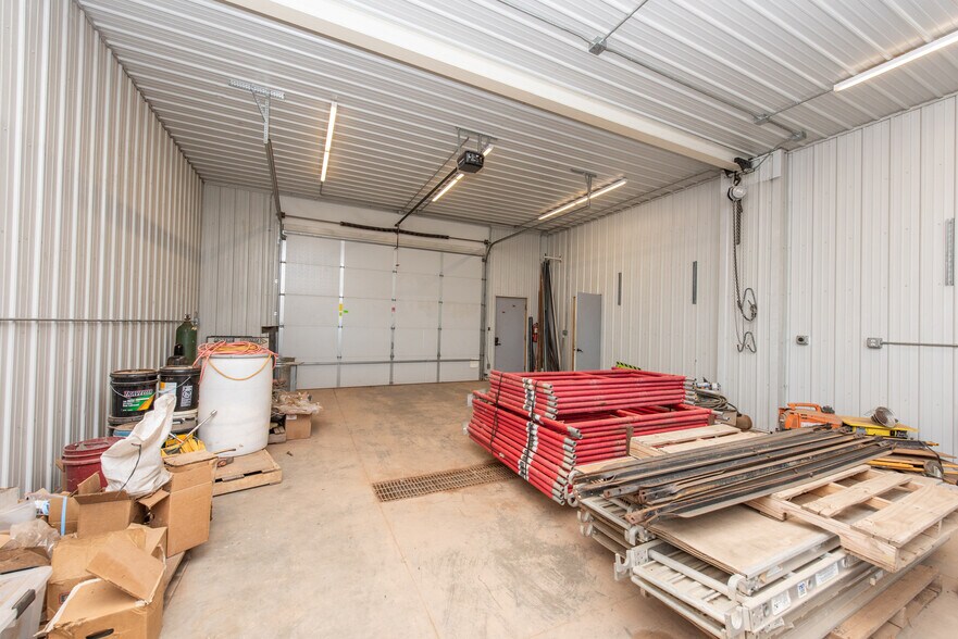 More Photos Of 13603 38th St SW, Belfield Flex For Lease