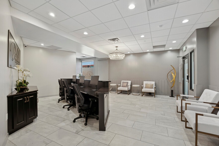 More Photos Of 4420 Valley View Rd, Edina Office For Lease