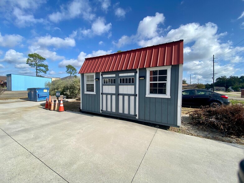 More Photos Of 6199 39th St, Groves Office For Sale