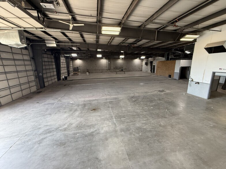 More Photos Of 8519 Storage Dr, Franksville Warehouse For Lease