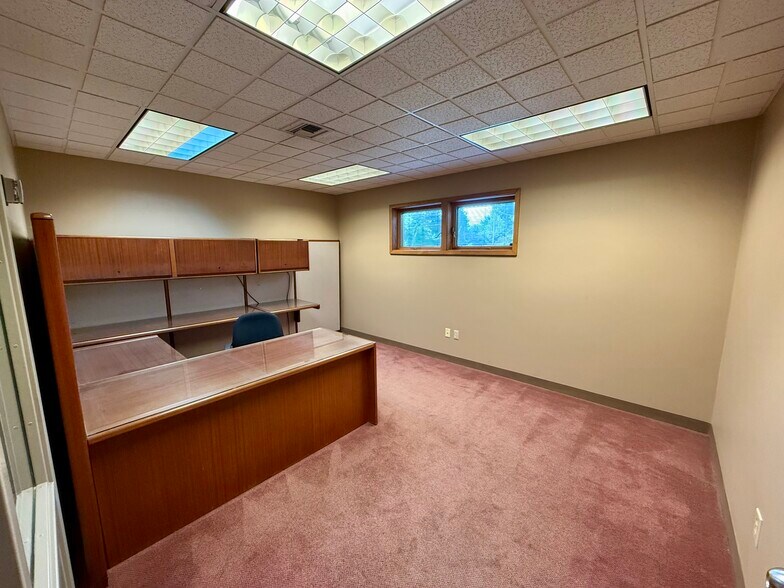 More Photos Of 321 S Blanchard St, Findlay Office For Sale