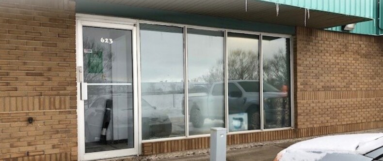 Primary Photo Of 593-605 Henderson Dr, Regina Warehouse For Lease