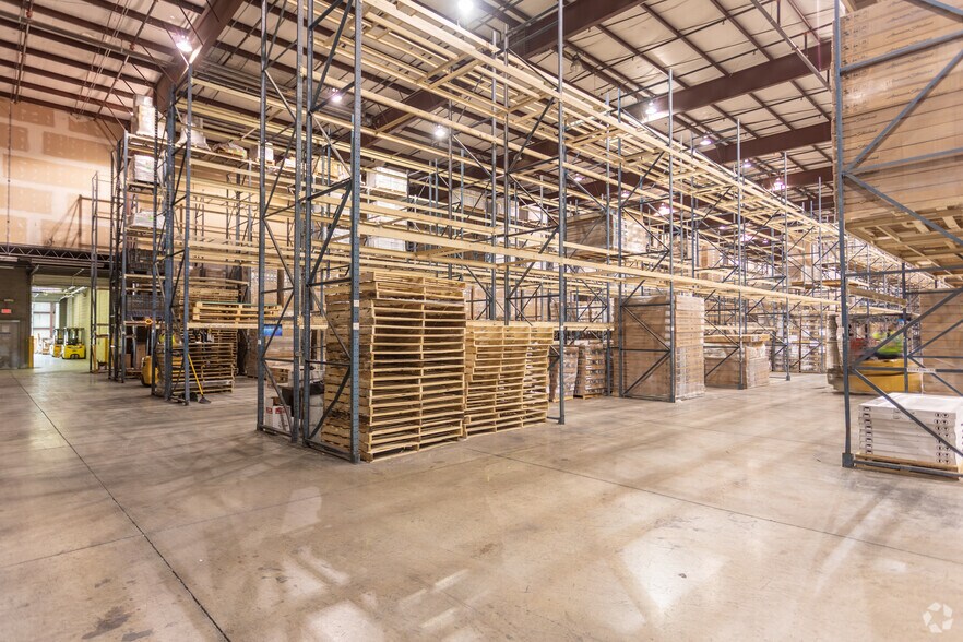 More Photos Of 41 Cairns Rd, Mansfield Warehouse For Sale