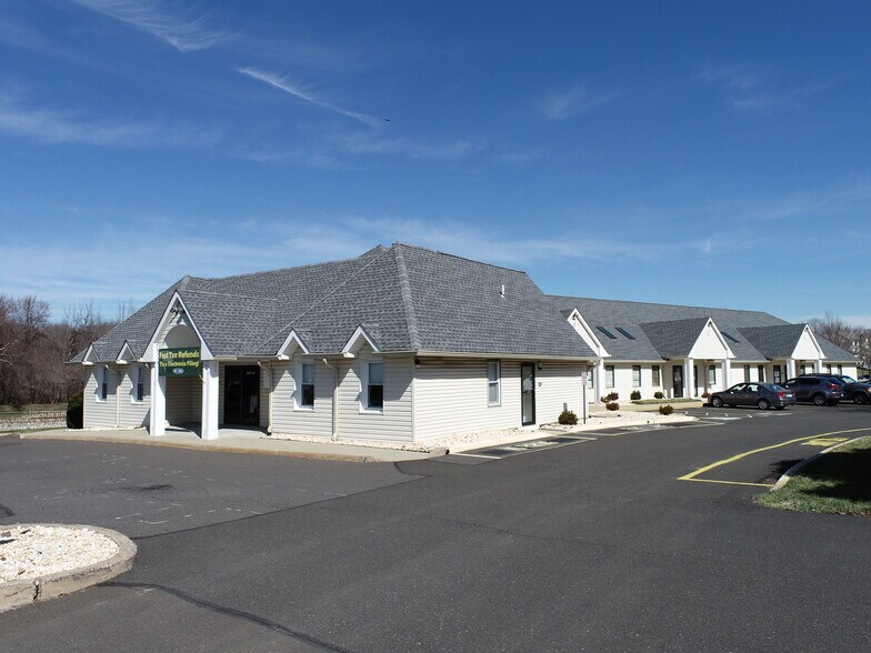 More Photos Of 668 Woodbourne Rd, Langhorne Office For Lease