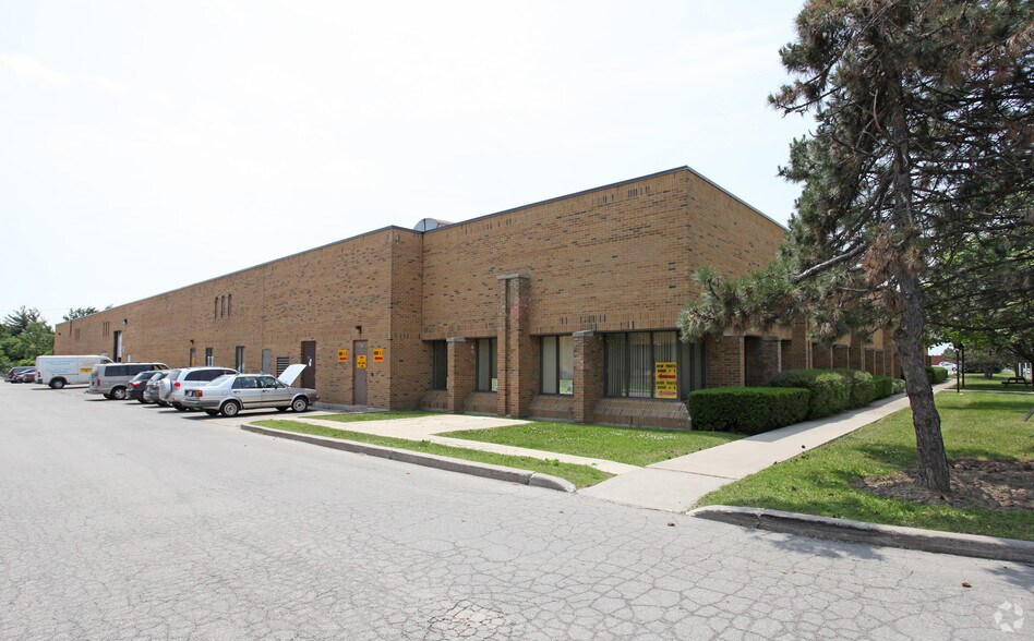 More Photos Of 265-267 Champagne Dr, Toronto Warehouse For Lease