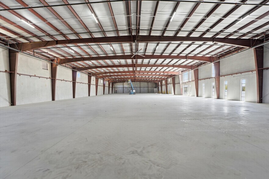 More Photos Of 7933 Ley Rd, Houston Unknown For Lease