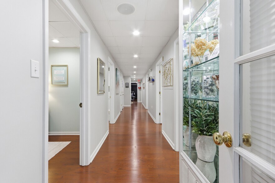 More Photos Of 11550 Abercorn St, Savannah Medical For Sale