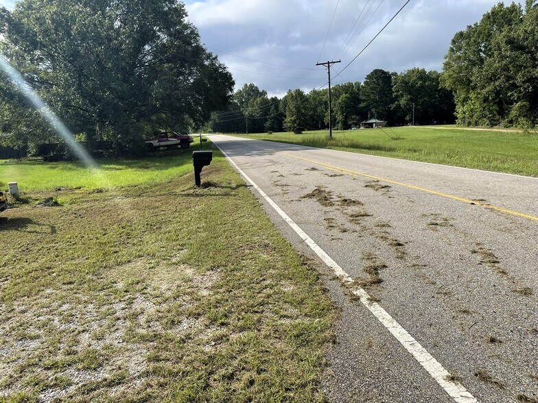 More Photos Of 2994 CR-4, Fitzpatrick Service Station For Sale