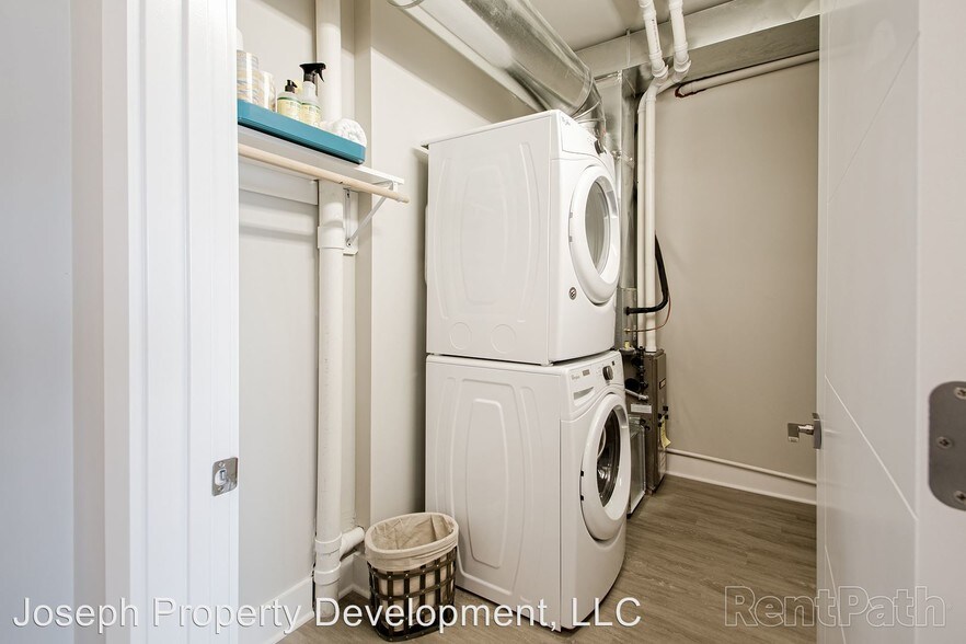 More Photos Of 4175 N Oakland Ave, Shorewood Multifamily For Sale