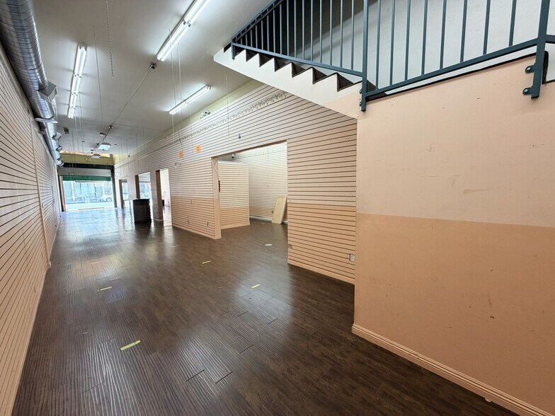 More Photos Of 951 Crocker St, Los Angeles Storefront Retail Office For Lease