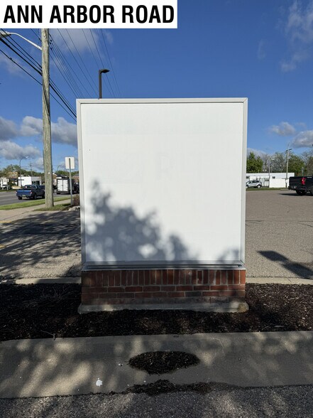 More Photos Of 800 Ann Arbor Rd W, Plymouth Drugstore For Sale