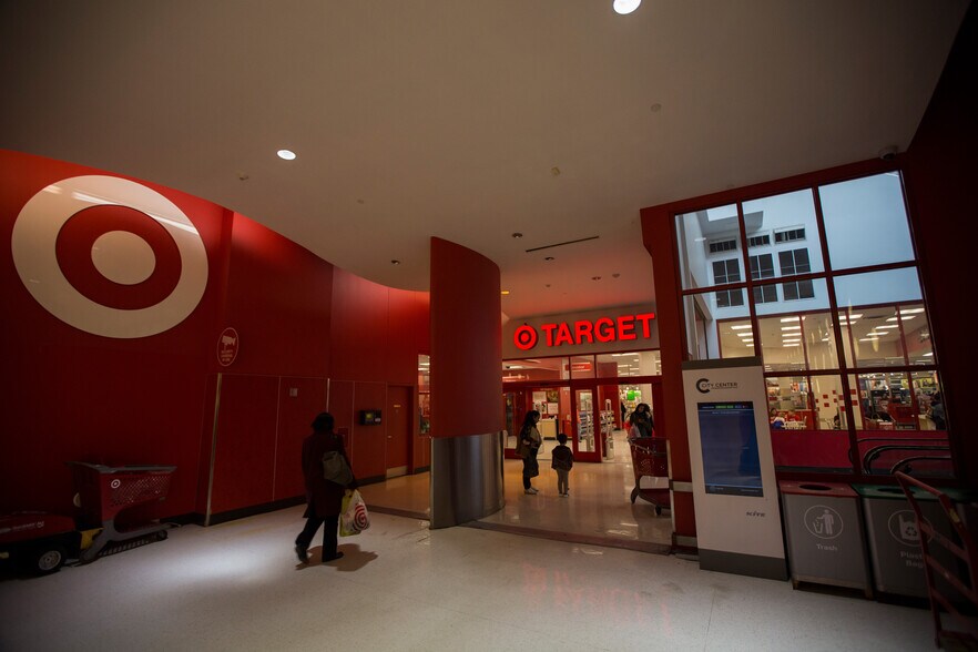 More Photos Of 1-11 City Pl, White Plains Unknown For Lease