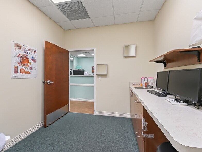 More Photos Of 4636 Bellwether Ln, Oxford Medical For Lease