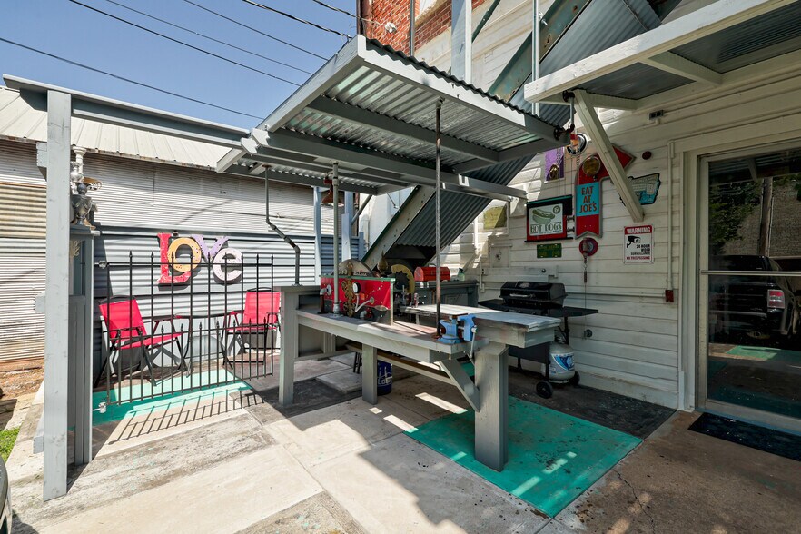 More Photos Of 117 W Harrison Ave, Guthrie Storefront Retail Residential For Sale