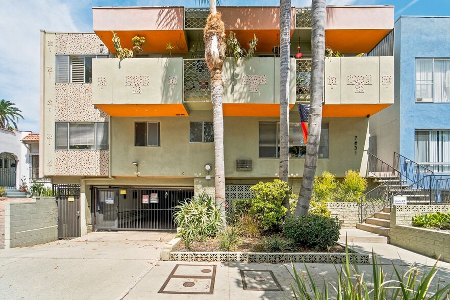 More Photos Of 7631 Norton Ave, West Hollywood Apartments For Sale