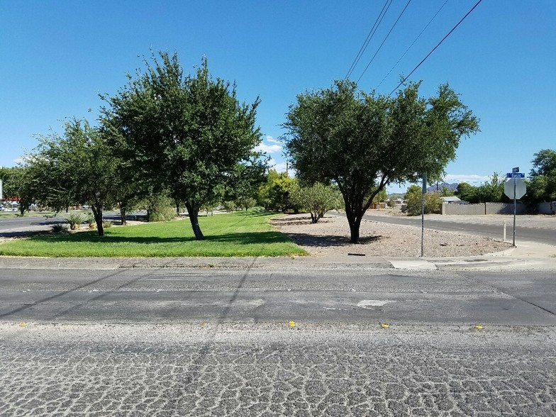 More Photos Of 303 Kansas Ave, Henderson Service For Lease