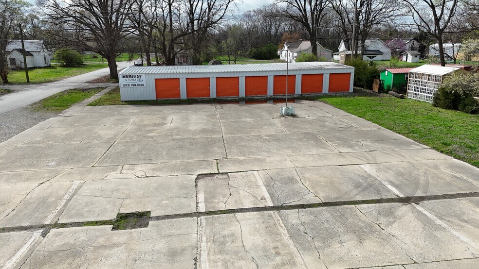More Photos Of 602 N Poplar St, Centralia Self Storage For Sale