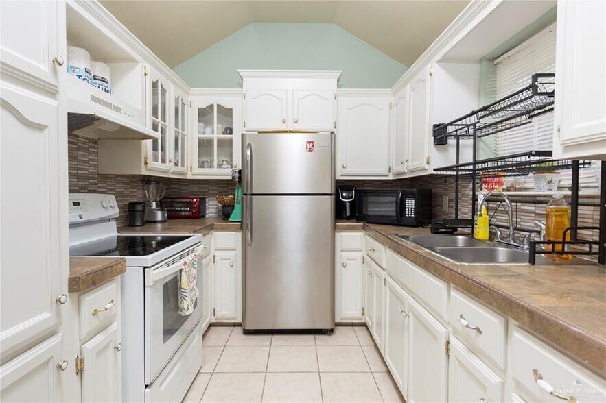 More Photos Of 1502 Diamond Ave, Penitas Apartments For Sale