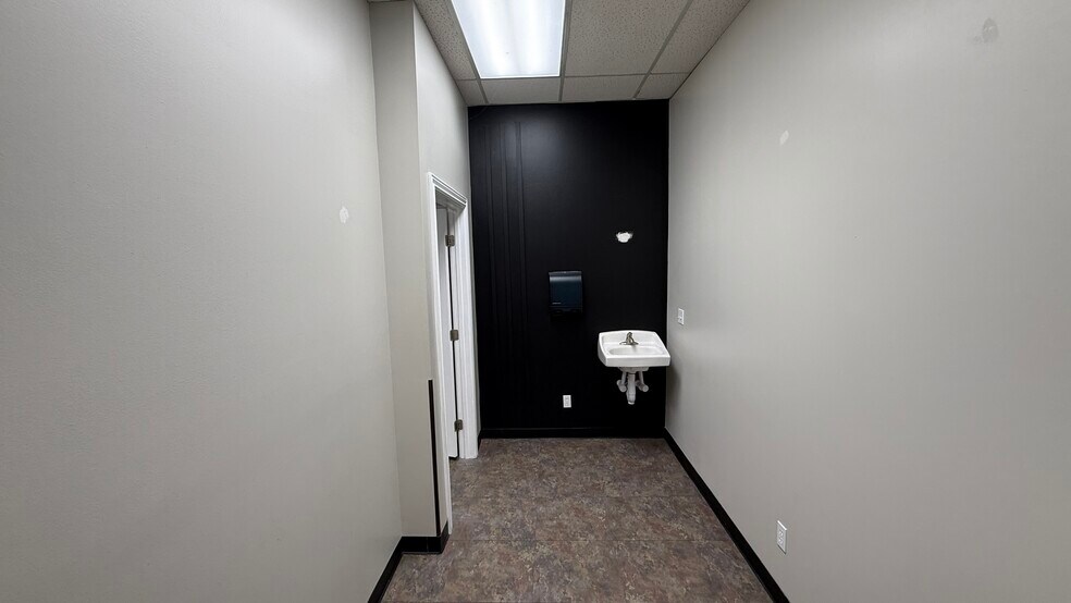 More Photos Of 150 N Washington Blvd, Ogden Unknown For Lease