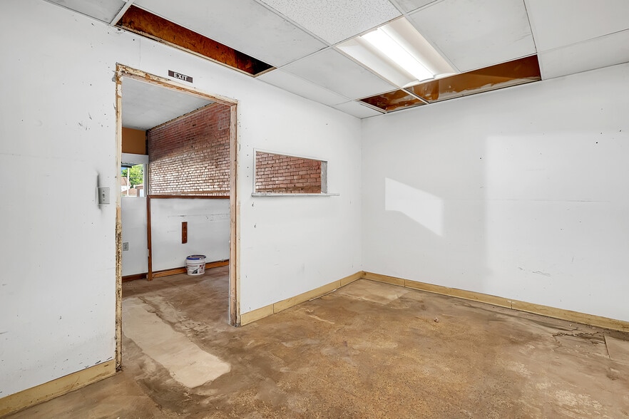 More Photos Of 516-518 Depot St, Mazon Storefront Retail Residential For Sale