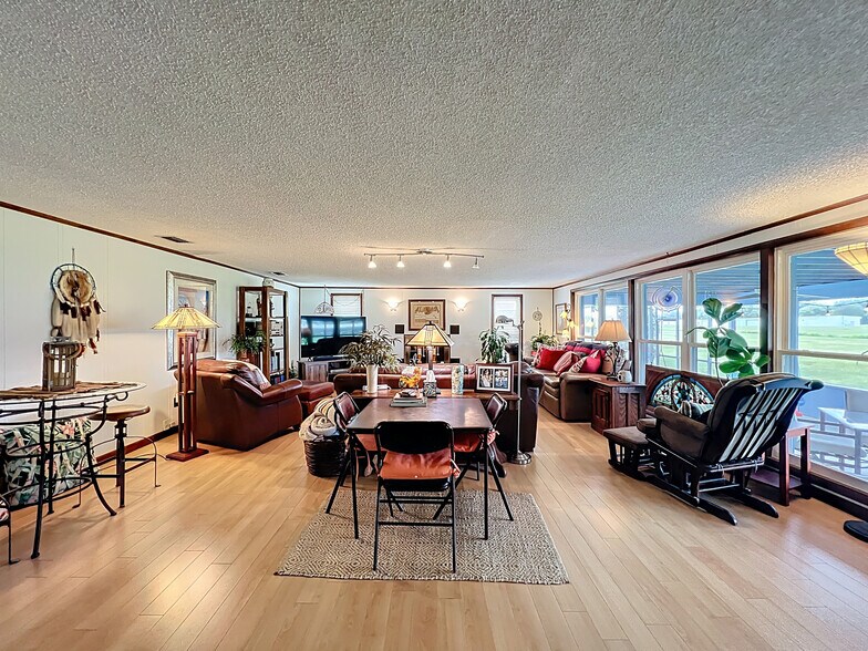 More Photos Of 7001 W Jones Ave, Mount Dora Airplane Hangar For Sale