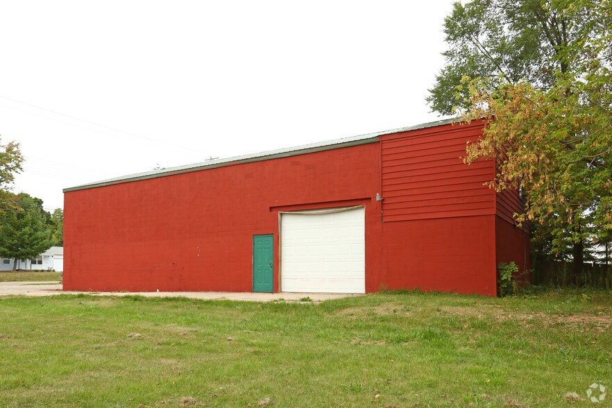 More Photos Of 3008 Turner St, Lansing Warehouse For Sale